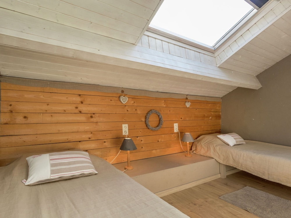 Beautiful Cottage in Malempre With Fenced Garden view 2