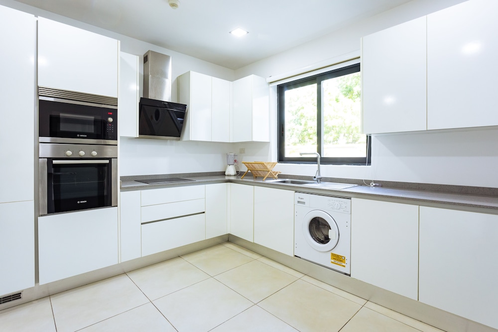 Amazing 2 bedroom Apartment Available view 5