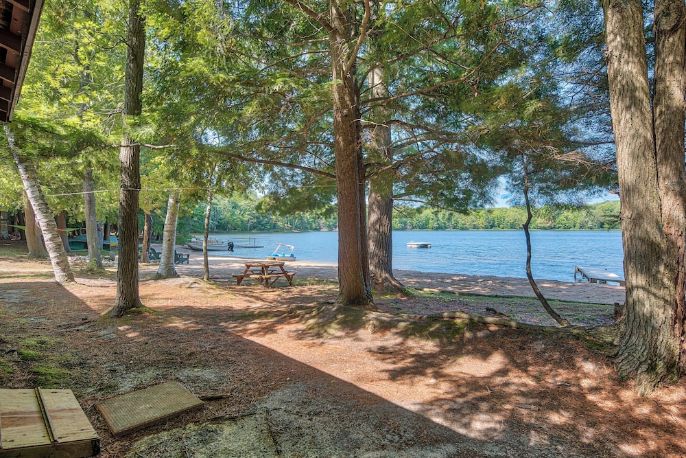 Beach + Game Room Access: Lakefront Levering Cabin