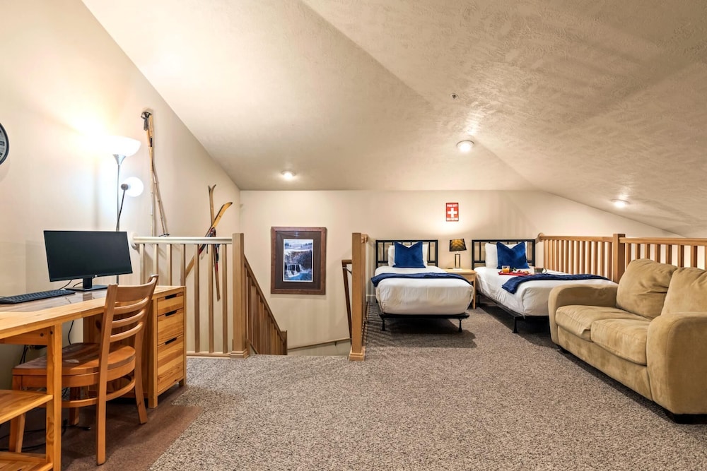KBM Resorts Crestview Condos Spacious Condo Near Olympic Park With gas Fireplace, Year-round Pool, hot Tub, City Wide Shuttle Access. Cvc-308b