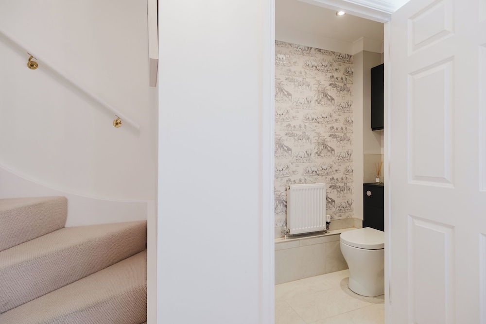 Stylish Retreat with Garden in Tetbury