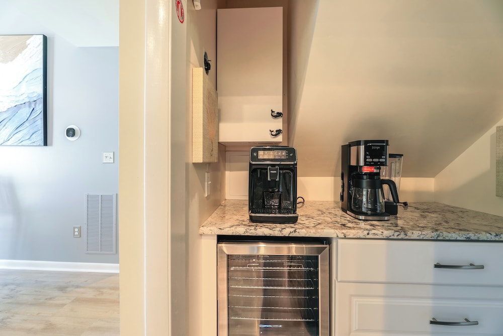 Spacious Sea Colony Condo w/ Pool Access!