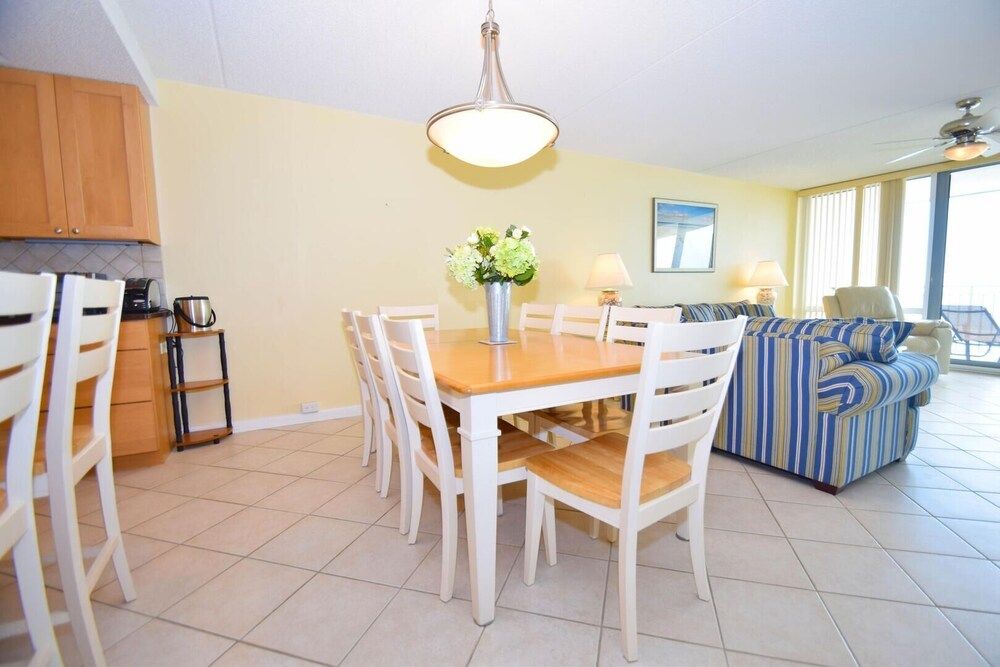 Carousel 2206 3 Bedroom Condo by RedAwning view 3
