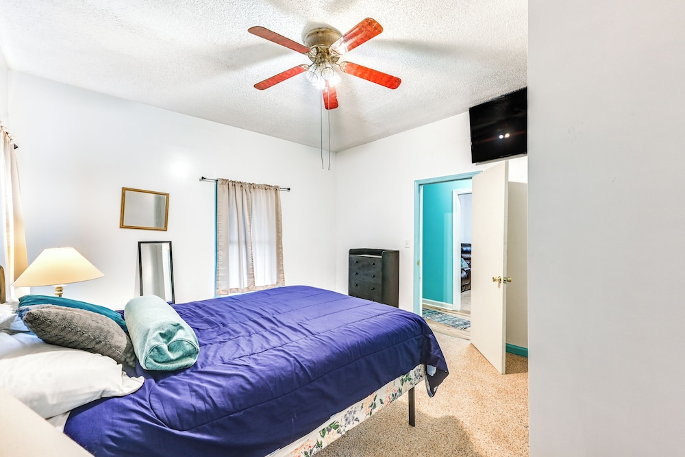 1 Mi to Stadium: Home w/ Porch in Greenville!