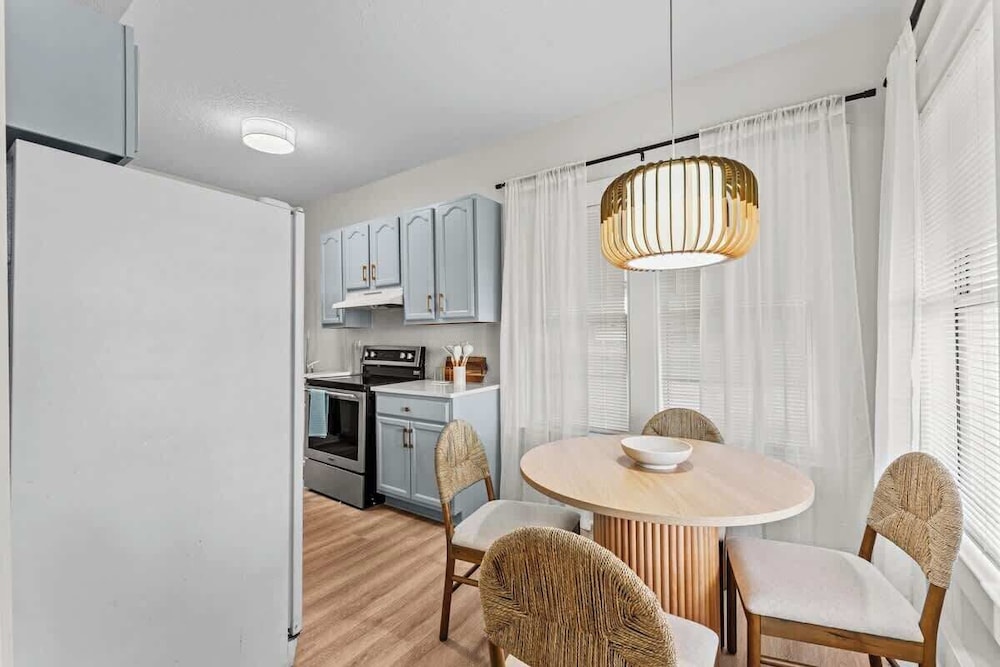 304 Lakeshore - Unit 1 and 2