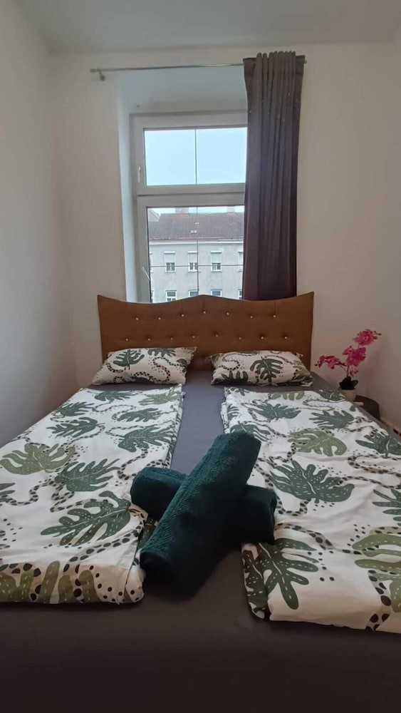 Comfy 4BR Apt Ideal for Groups Families