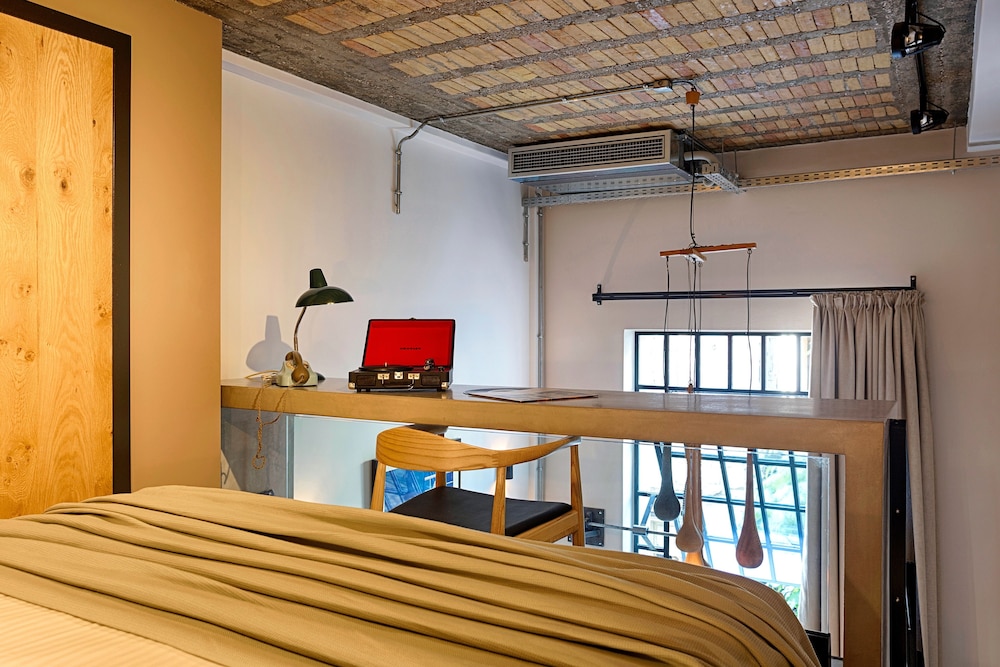The Foundry Suites