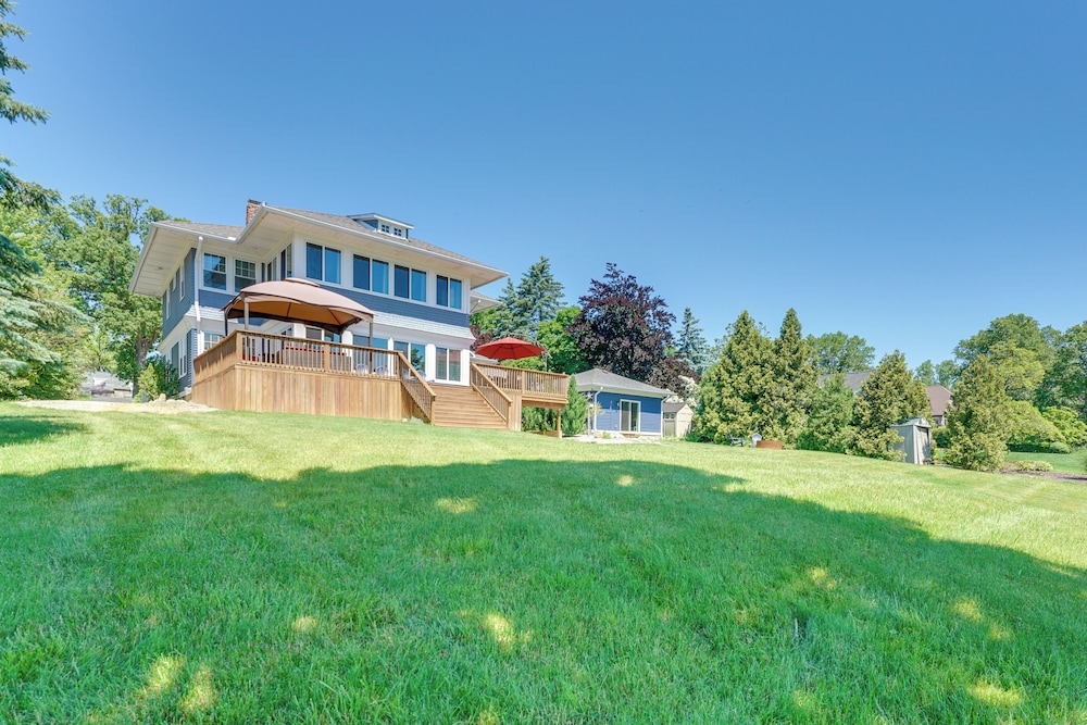 Riverfront St Clair Home - Walk to Downtown! view 4