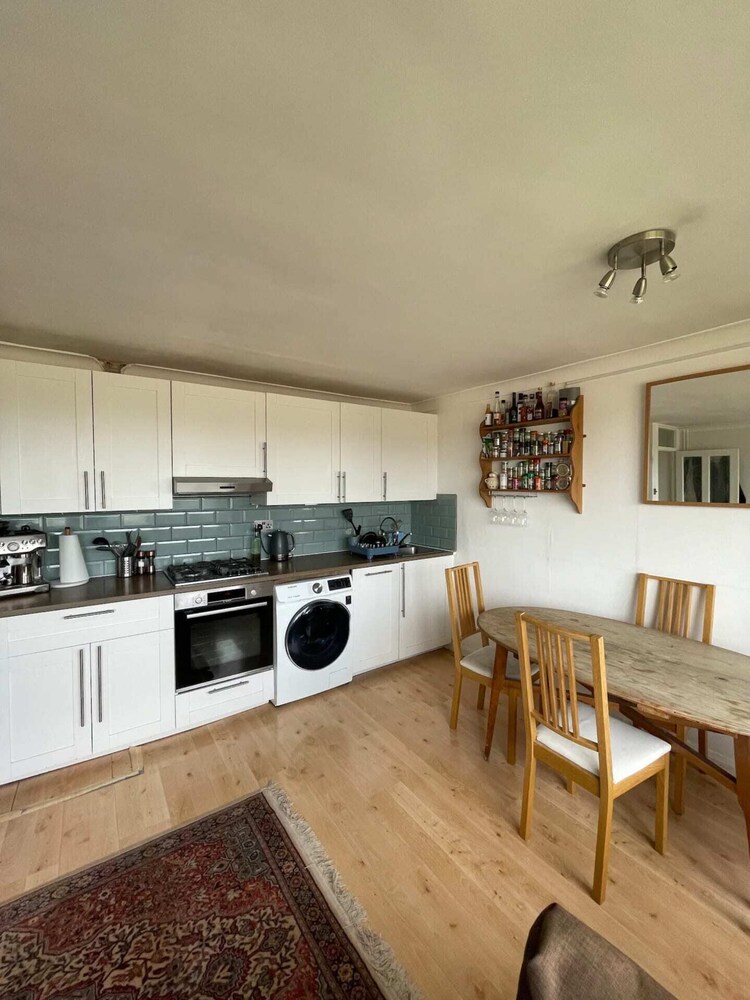Trendy 2BD Flat - 6 Minutes to Wimbledon