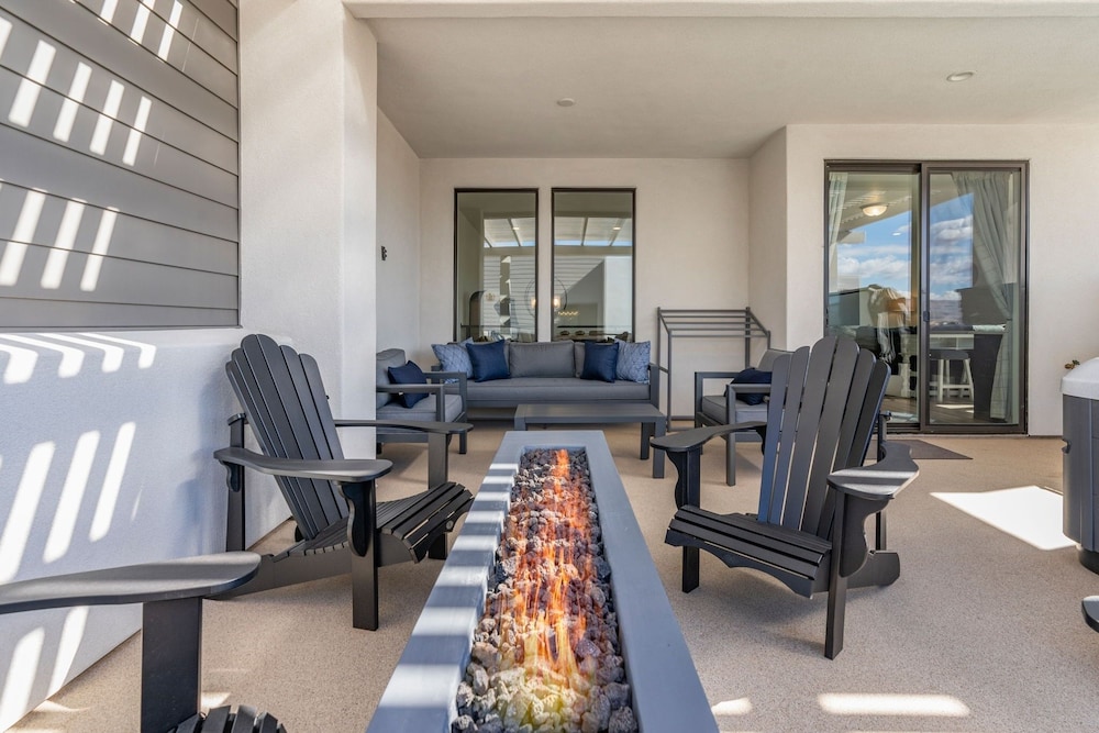 Coastline Cottage 5 Bedroom Townhouse