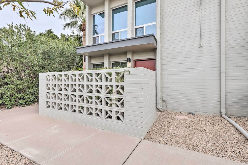 Scottsdale Condo w/ Patio, Walk to Fashion Square! view 4