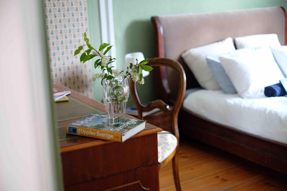 Charming 6 Bedroom House & Horse Farm - Sleeps 12 view 5