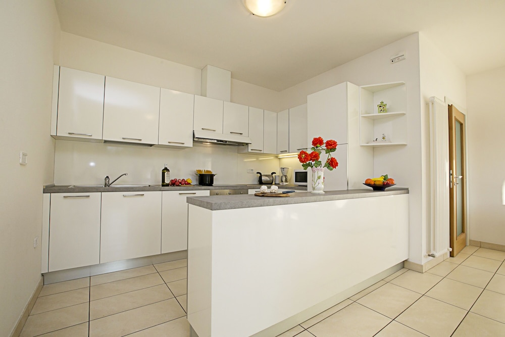Torbole Relax, Pool & Balcony Apartment view 5