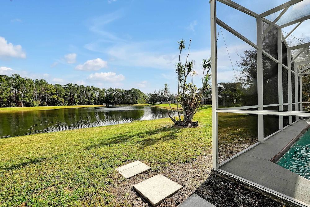 Near Disney & Universal: Family Retreat in Orlando