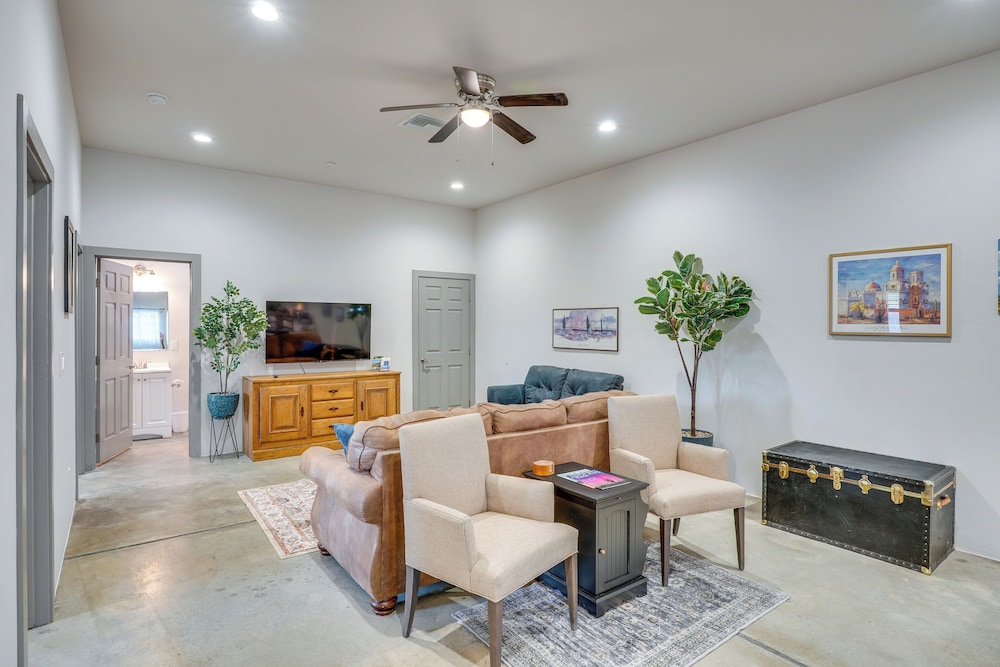 Patio & Shared Hot Tub: Tucson Fourplex Townhome!