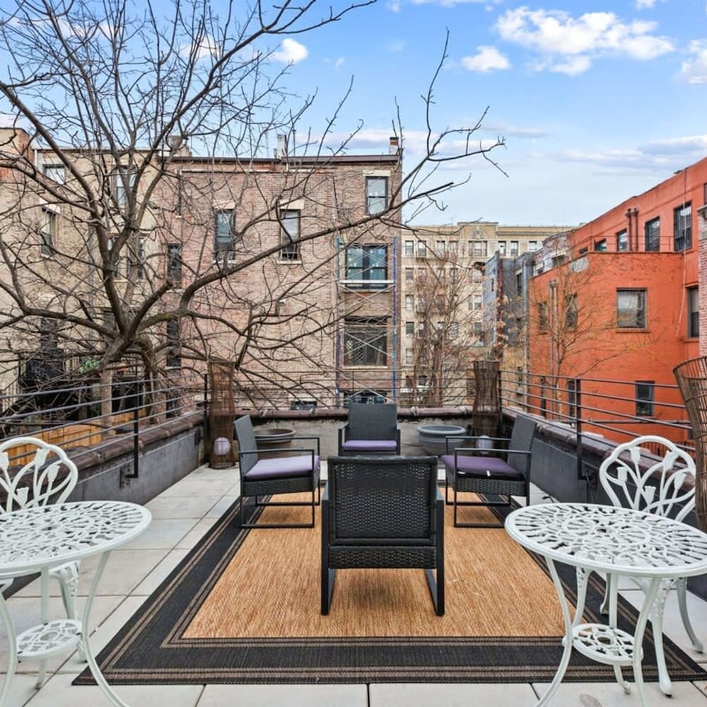 Riverside by Rove Travel 7BR Modern Townhouse