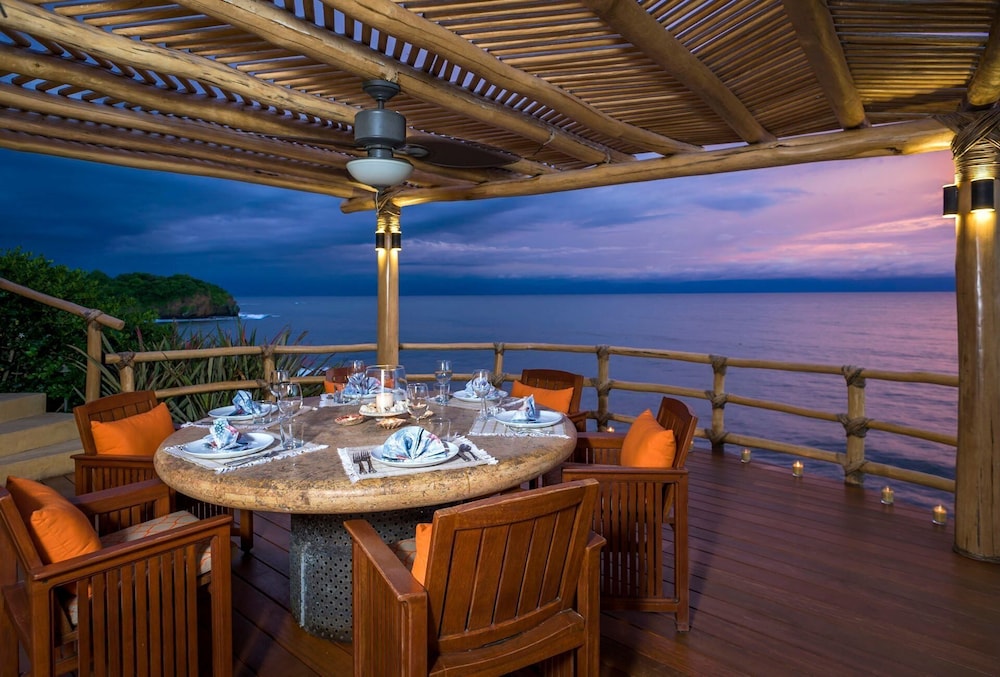 Casa Caleta - Property Image 8