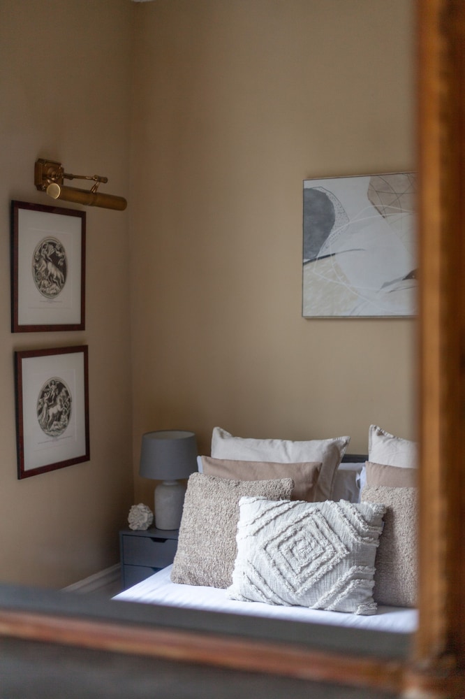 Modern & Stylish House in Deptford