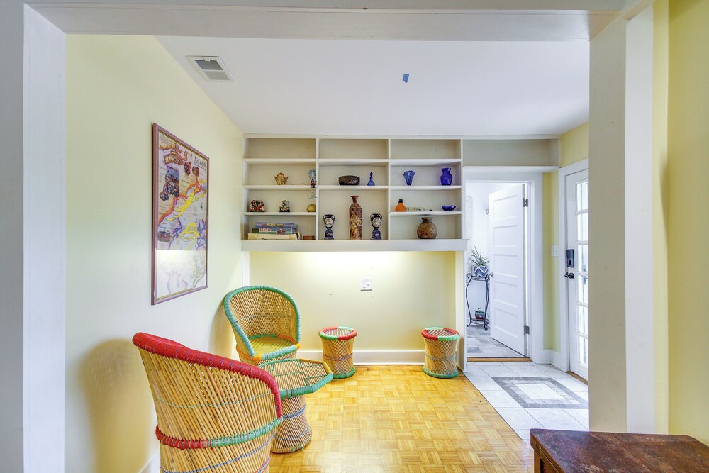 Long Beach Cottage, Walk to Beach & Downtown! view 5