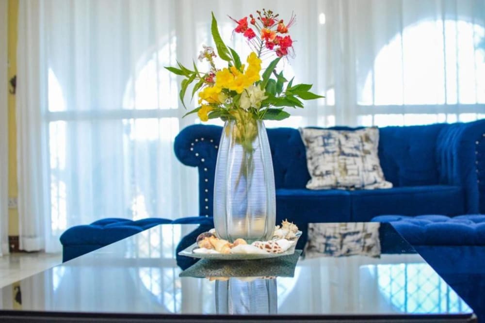 Stay.Plus Creek Residence Nyali