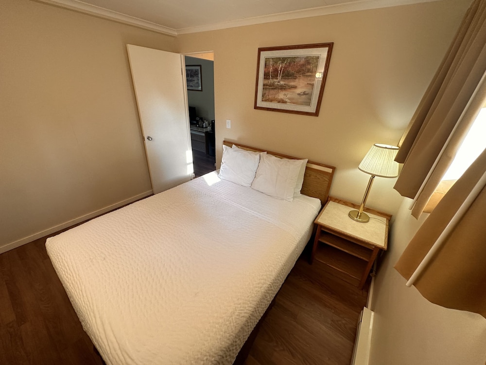 Astoria Crest Motel