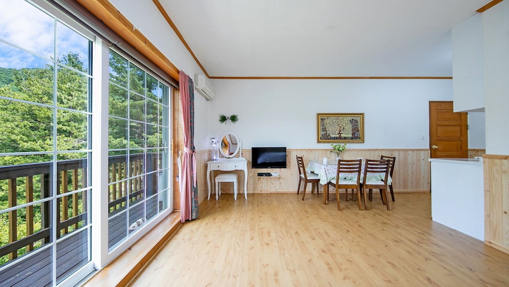 Secret Garden Pension