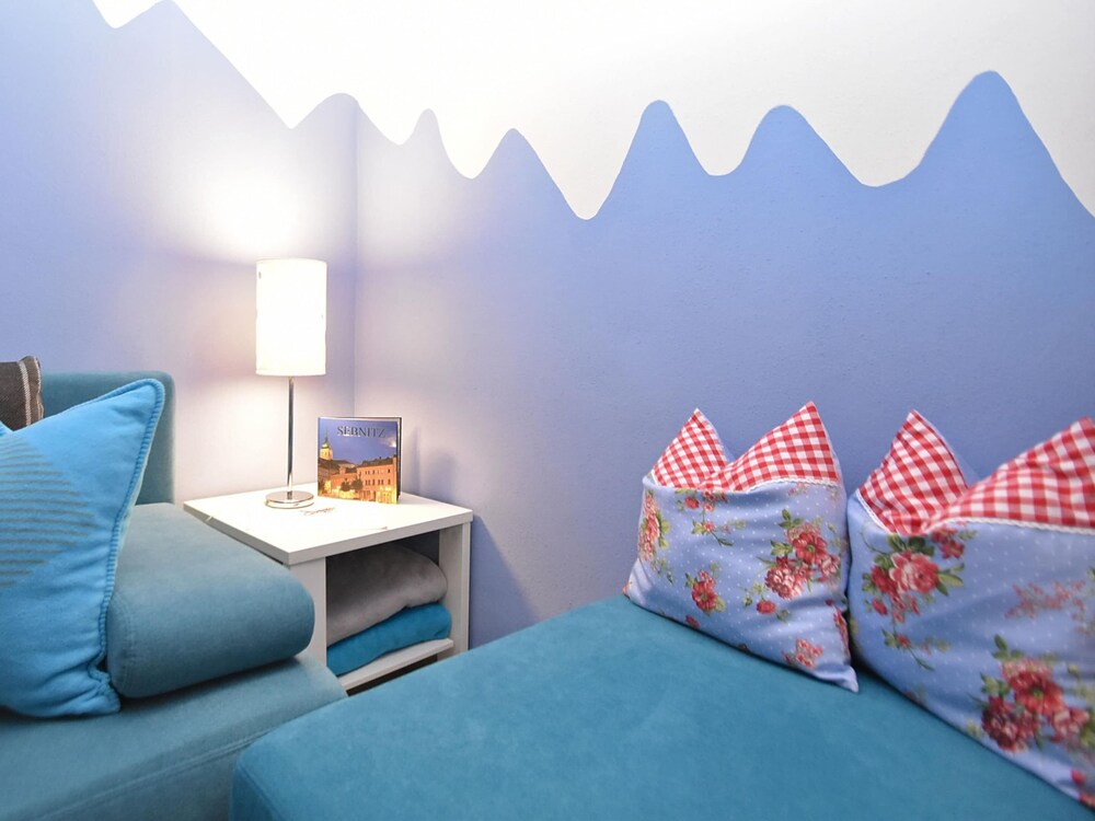 Roomy Apartment in Lichtenhain With Pond