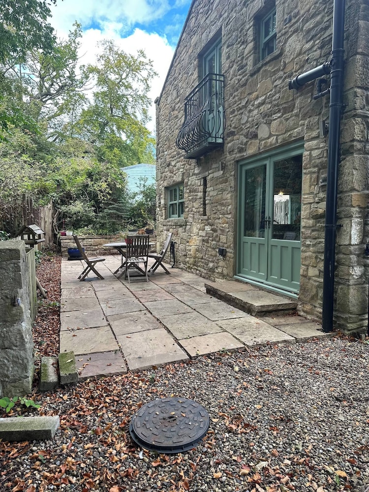๐ฟ Quaint Country Cottage With Valley Views, Dog-friendly & Horse-friendly