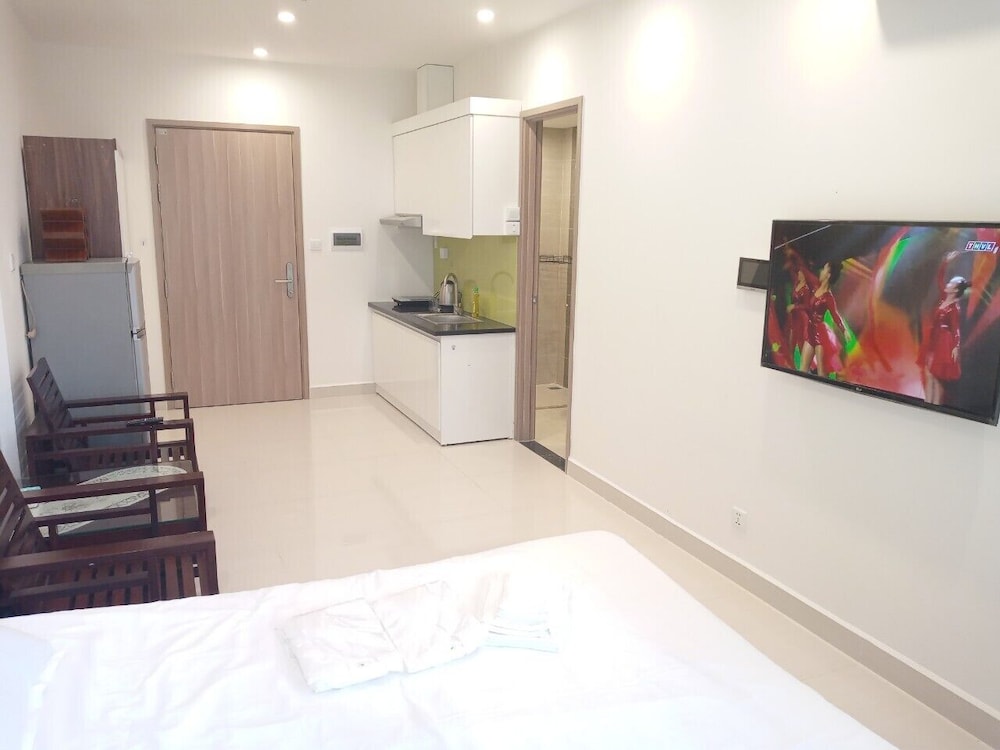 Hanoi Vacations - Smart City Vinhomes Nam Tu Liem Apartment - Property Image 4