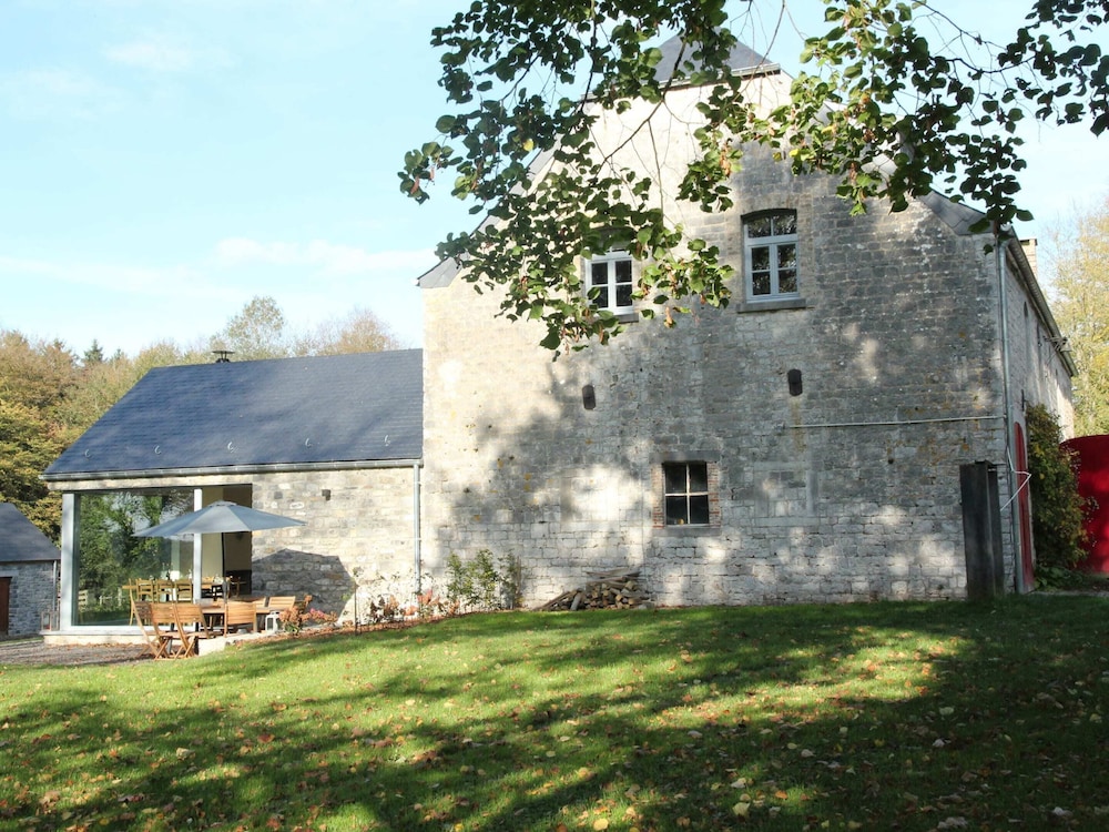 Gite With Swimming Pool Situated in Wonderful Castle Grounds in Gesves
