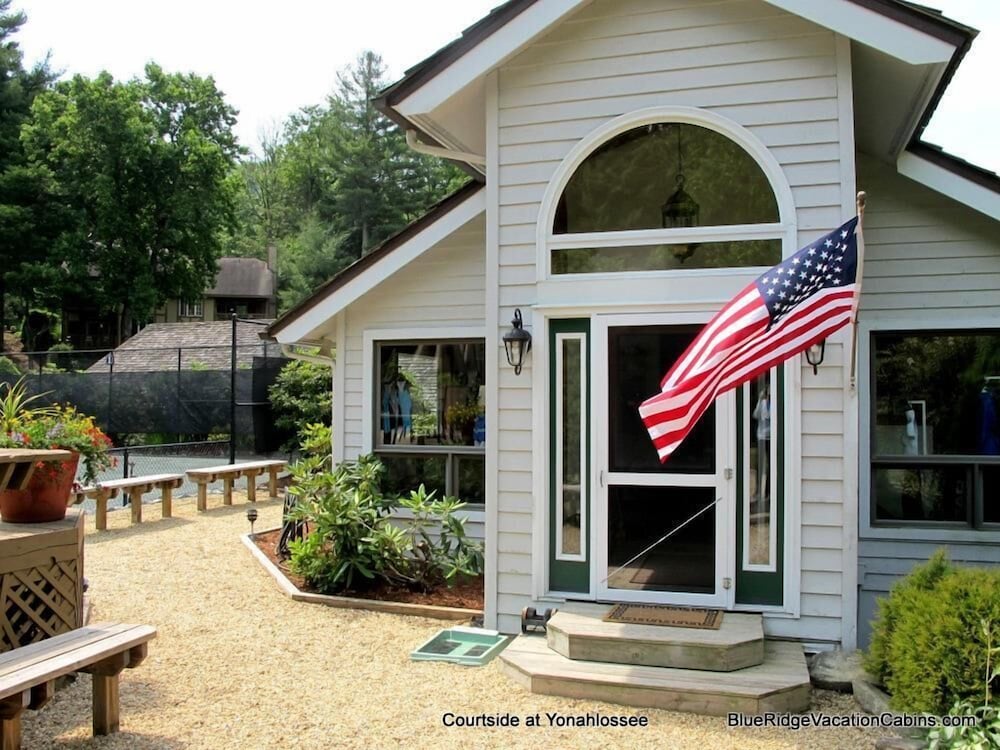 Courtside at Yonahlossee Apartment