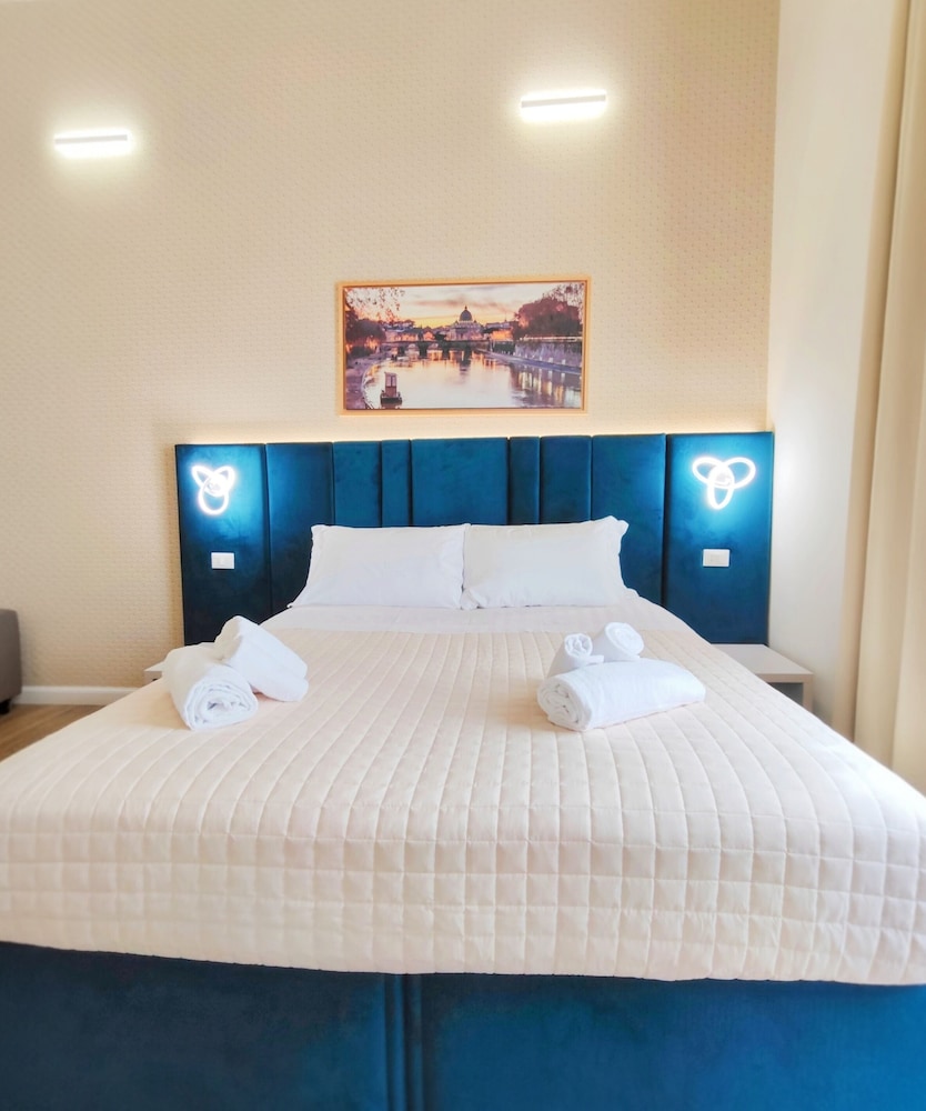 Nicole Suite