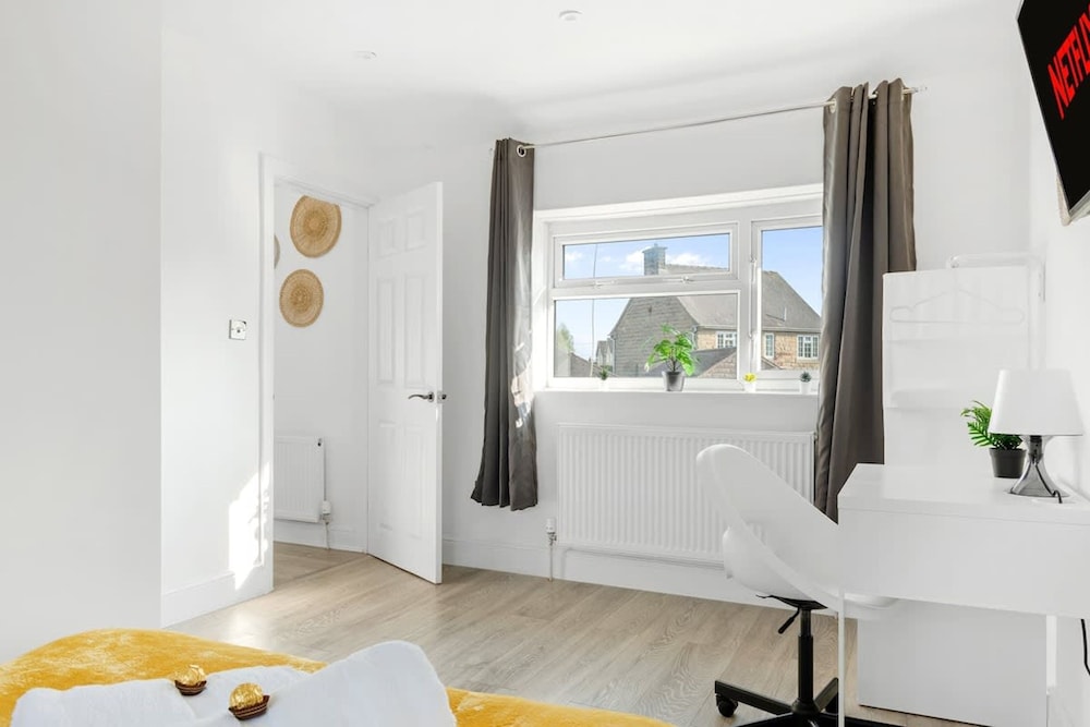4 Bedrooms - 3 Bathrooms House