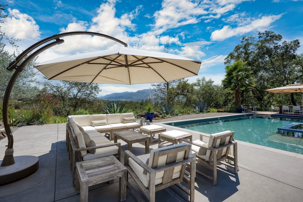 Kenwood Vista by Avantstay 7acres w Pool Fire Pit Vineyard Views