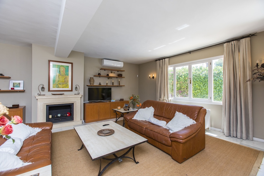 Villa Duque Los Monteros Marbella view 4
