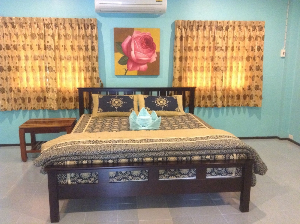 Blue Beach Bungalow