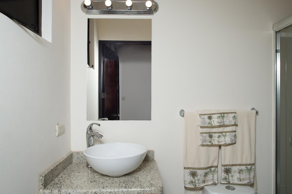 3BR Casa Heron w Private Pool Wi-fi BBQ view 3