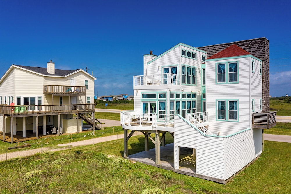 Beachfront Melody by Ryson Vacation Rentals