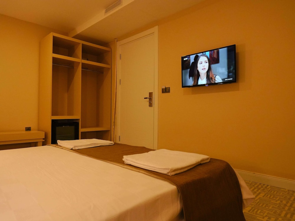 Bonnie City Hotel - Image 22