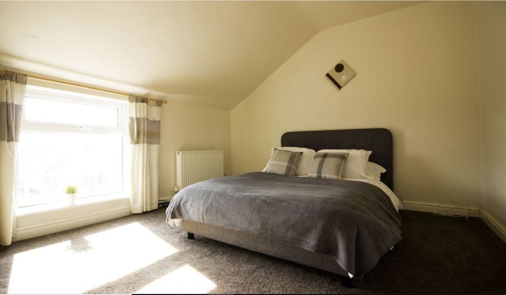 RoomTel - Brook House view 5