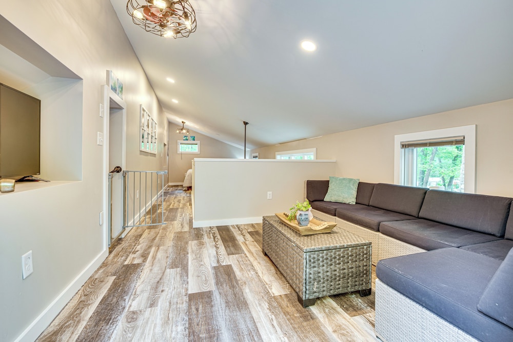 Walk to Lake Beaches: Cabin w/ Patio in Belmont!