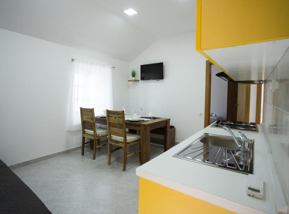 Apartments Stone House Murter