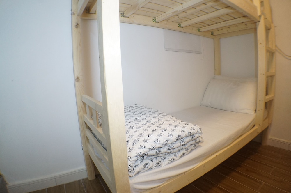 Tung Wo Guest House