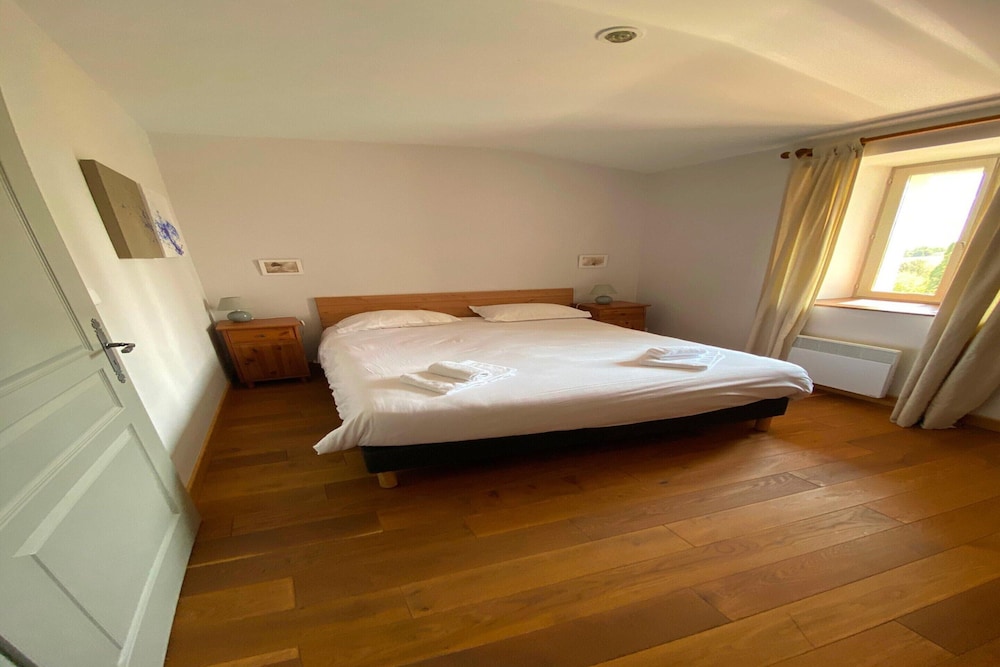 Villa in France With Private Pool and Garden