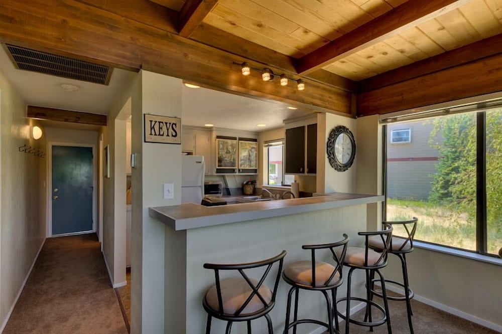 410 Wedeln Court