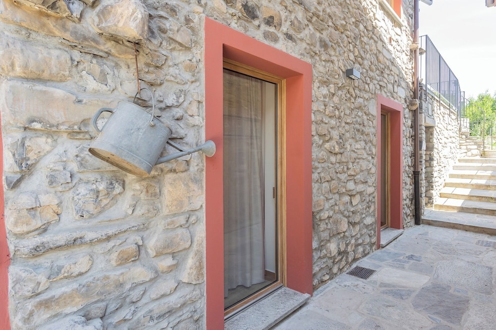 Villetta Abbazia Acqua Dolce - With Stunning Terrace by Rent all Como