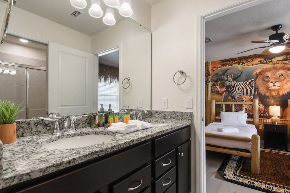 Luxury Stay: Pool, Games, Themed Rooms