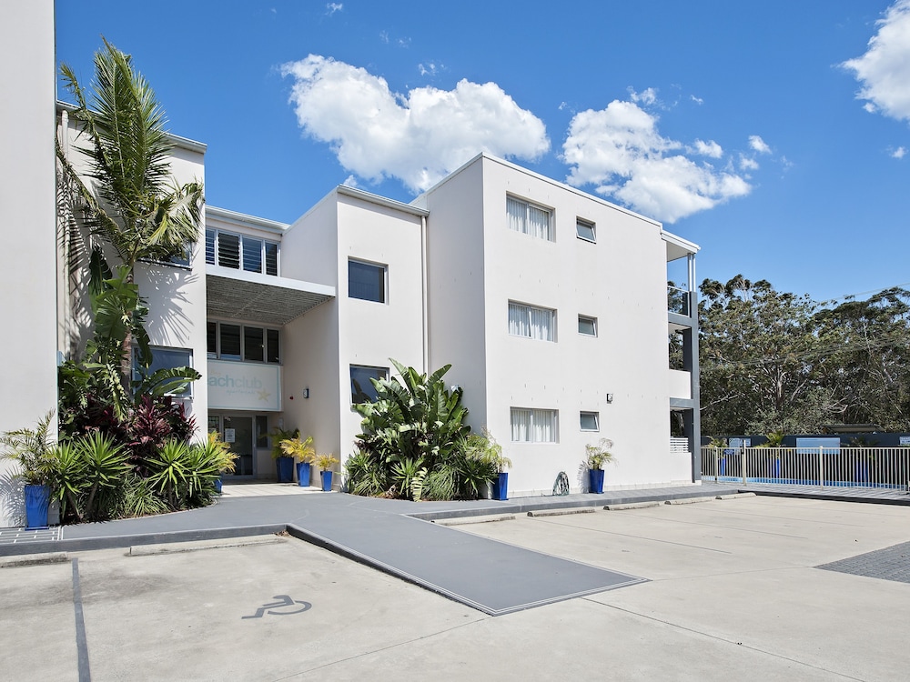 Shoal Bay Beachclub Apartments