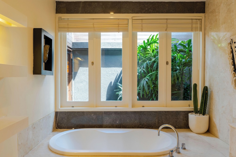 Villa Boholuma by Pertama Management