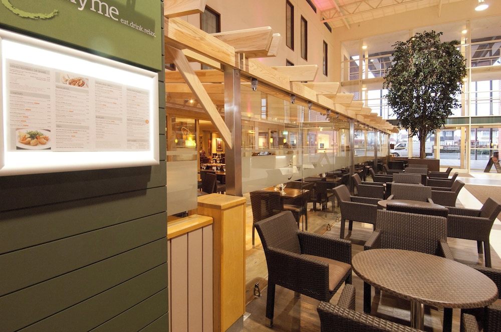 Premier Inn London Heathrow Airport T2 & T3 - Bath Road